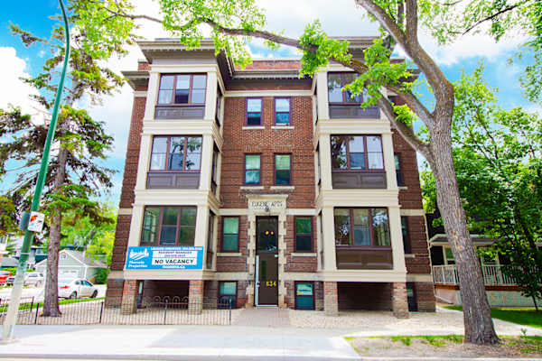 834 Grosvenor Luxury Apartment property